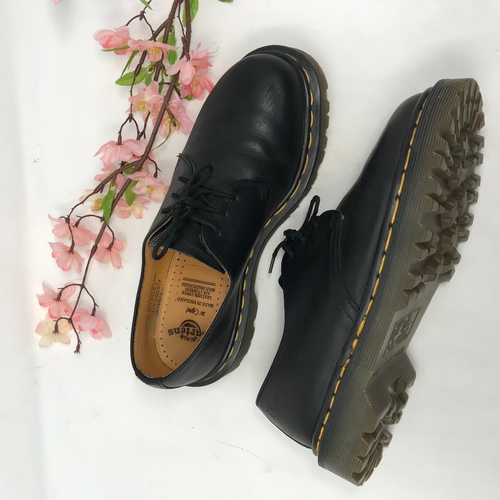 Womens Doc Marten Black Leather Oxfords US 7/UK 5